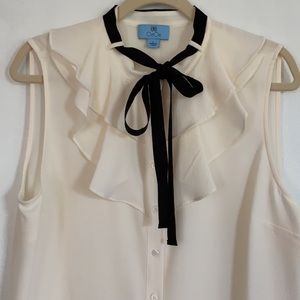 NWT! CeCe cream top